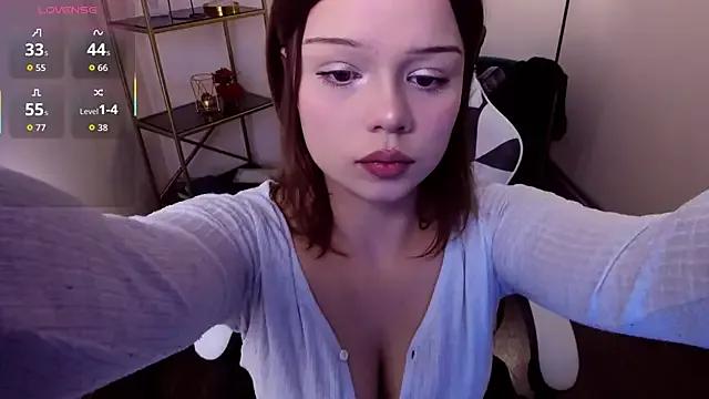 Sarah_babyyy — tease you with my body