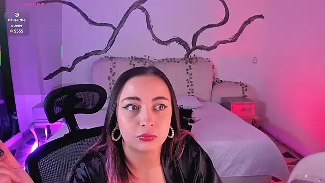 SarahCastro1_ — Oil in my boobs + suck boobs 