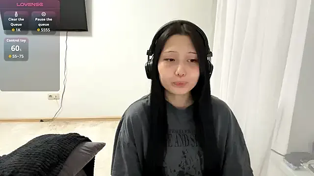 sary_flame — Lift up my t-shirt and show my bra