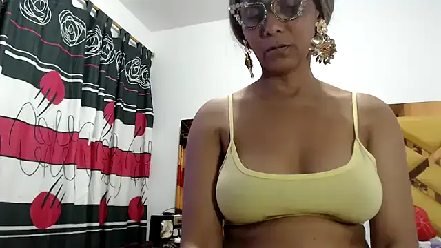 SashaMacgregor — STRIPTEASE