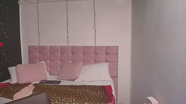 Sasharosee2 — FUCK ME IM NAUGHTY