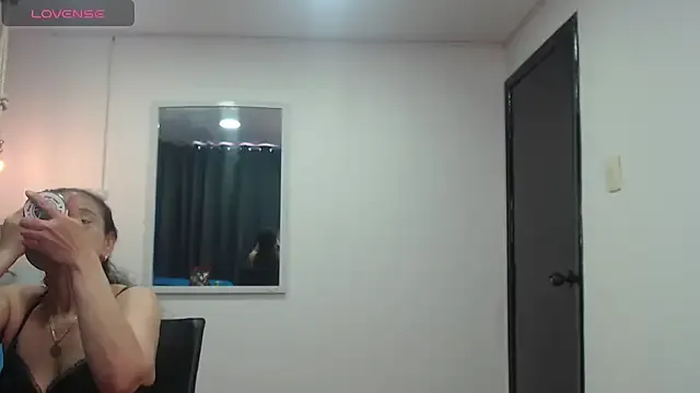 sasi_luna — Private on StripChat