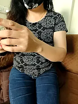 sassy_aly007 — Tease me untill i remove my bra