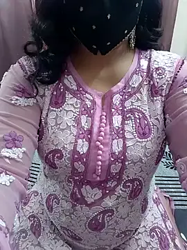 Sassy_Saraa — Pussy rub with ice cube