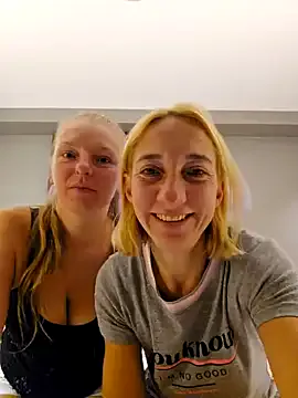 sassycruisecontrol — Double lips tease (30s) 