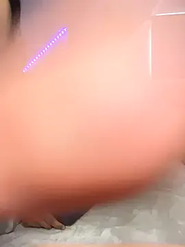 Scarlett_Jazmin — Remove your T-shirts 