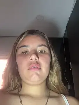 scarlett_lust — Oil on the tits
