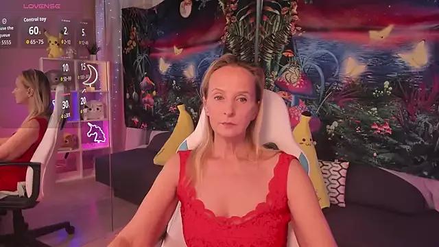 ScarlettPalmer — show figure