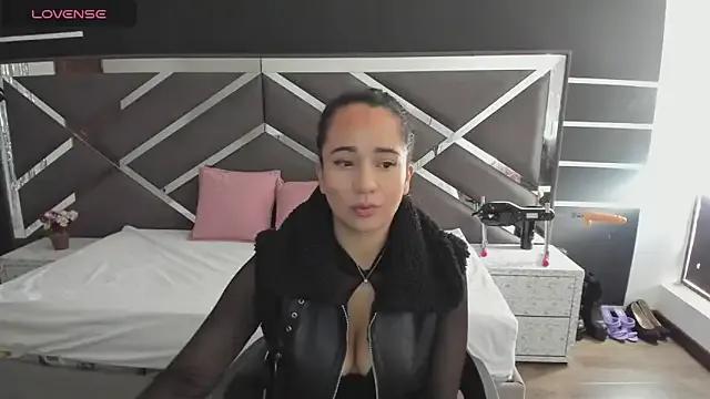 StripChat ScarlettParker is Private ScarlettParker — Oil on ass