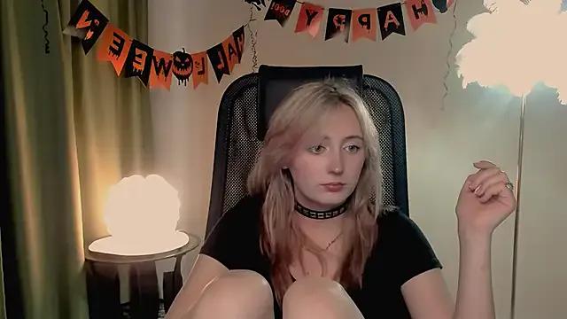 StripChat ScarlettScril is Freechat ScarlettScril — sexy Spider-man costume