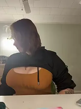 SelenaLynnVIP — Freechat on StripChat