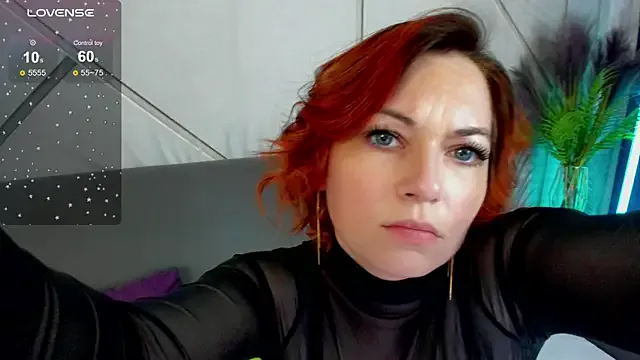 Serena_Foxxx — lets make my ass is red?