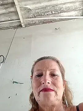 Sexy-Woman-Mature — Squirt