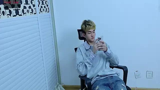 sexyboy-lele — Completely naked