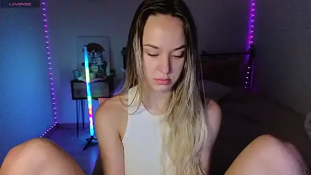 SexyCocobutt — Play with 2 dildos