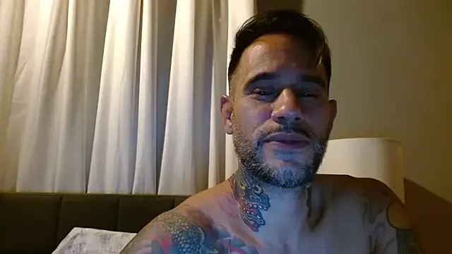 SexyFitDaddyy — public cum goal at 5k