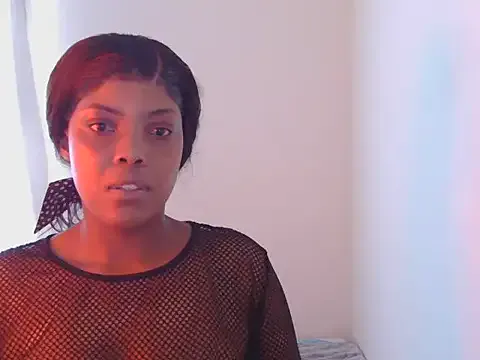 SexyYolla — Show boobs