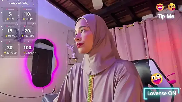 ShanaJamil —  DILDO IN PUSSY  