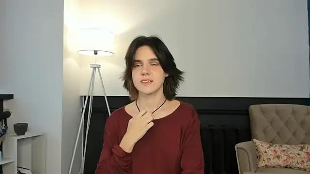 ShandaHenein — topless 5 min