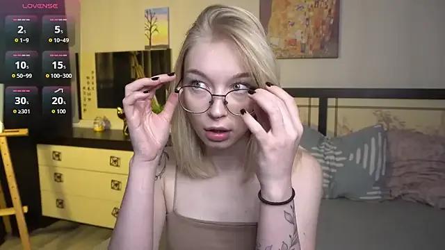 ShanelTunon — massage my tits under top