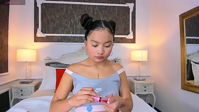SharonBonet — squeeze my nipples