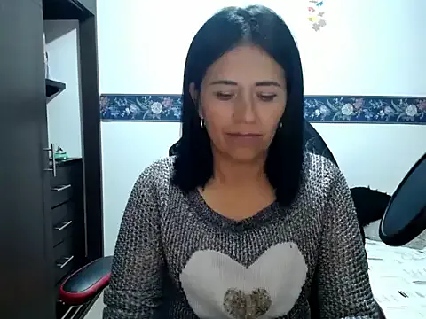 sharoon_cheerry — Show ass and whip x 3