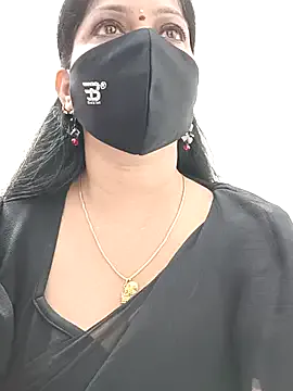 shivani27 — Gold chain