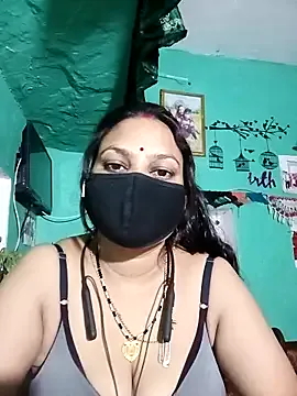 SHWETA1180 — Ful nude in public