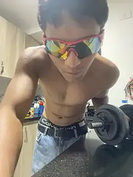 silverbody19 — Cum show in kitckhen 