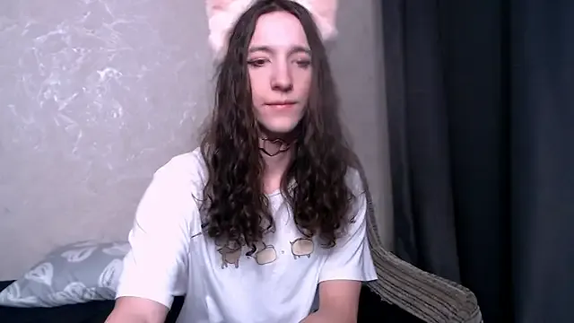 SilverMuse_ — Cumshow (will try hands free)
