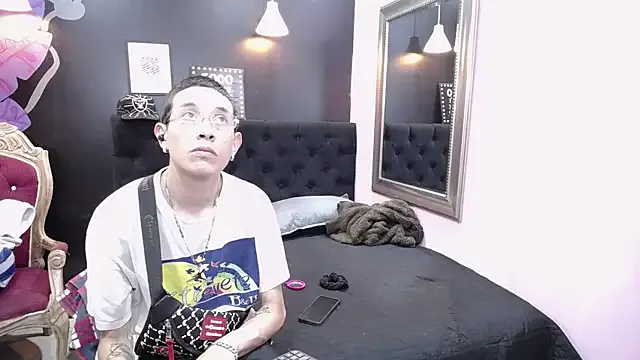SimonAndJocelyn — Rub my pussy + ride dildo