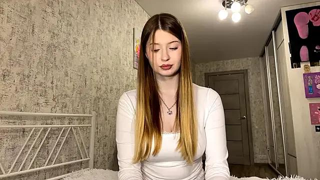 StripChat SinVelvet is Freechat SinVelvet — lick my plump lips close to cam