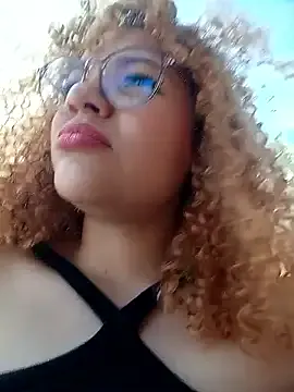 SirenRouge_69 — My friend licks my tits