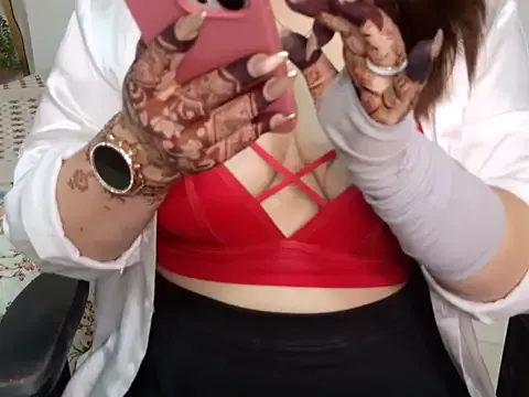 sizzling_alice — its my birthday month