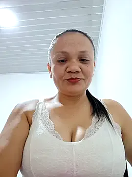 skarlet_16 — Gel en los senos