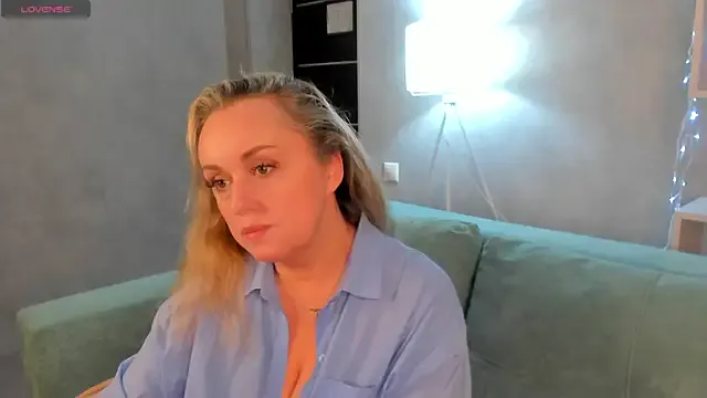 Sky_Kuper — Show naked boobs