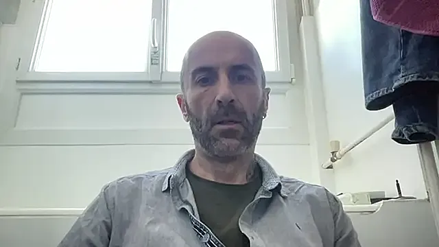 slave44nantes —  poil dehors