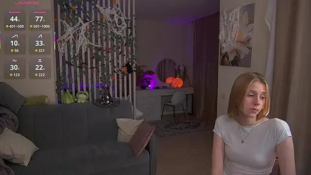 StripChat sofiapurex is Freechat sofiapurex — Breeze & Motion|White starts to move