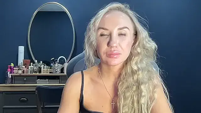 Somirah — For lip gloss
