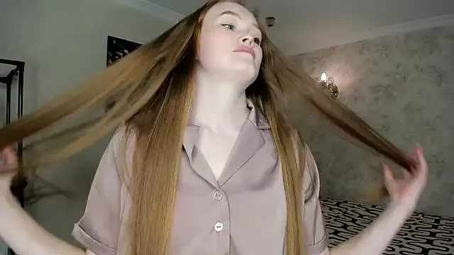 Sophia_turn — kiss cam