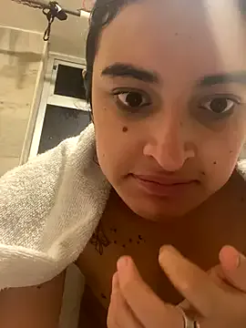SophiaHilt0n — Naked + show oil+ spank