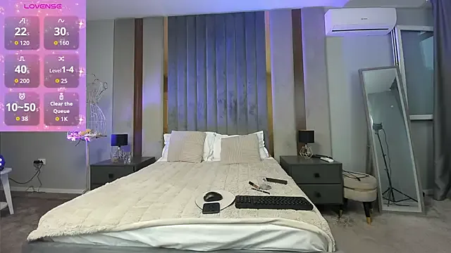 Sophie_Maeve — Play Pussy