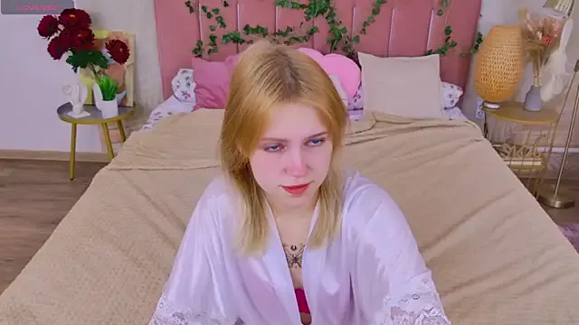 Stellahaart — Lick finger close to cam