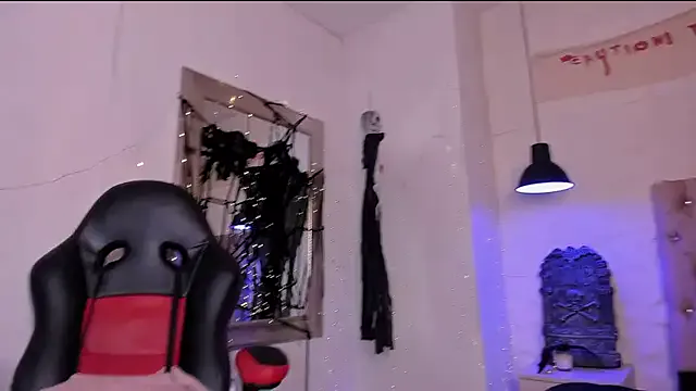 susan_dl — show tits <3 