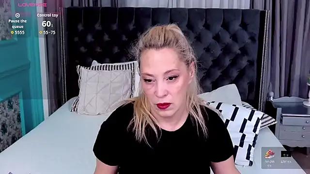 SusanSwann — Naked and Blowjob