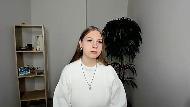 StripChat SuziGroody is Freechat SuziGroody — I'll show you a heart.