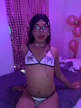 Sweet_Tyra_Doll — Make me fall in love