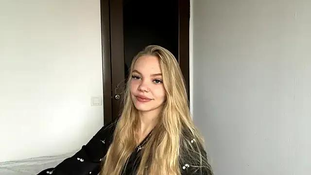 SweetAmelia69 — Air kiss