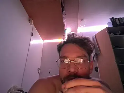 SweetBoyToy — Freechat on StripChat