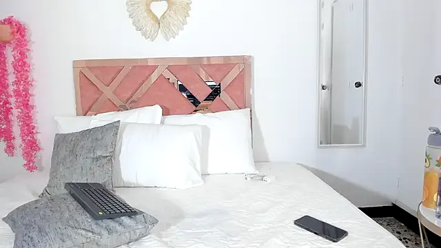 Sweetkataleya777 — Fingering my pussy and rub ass close up